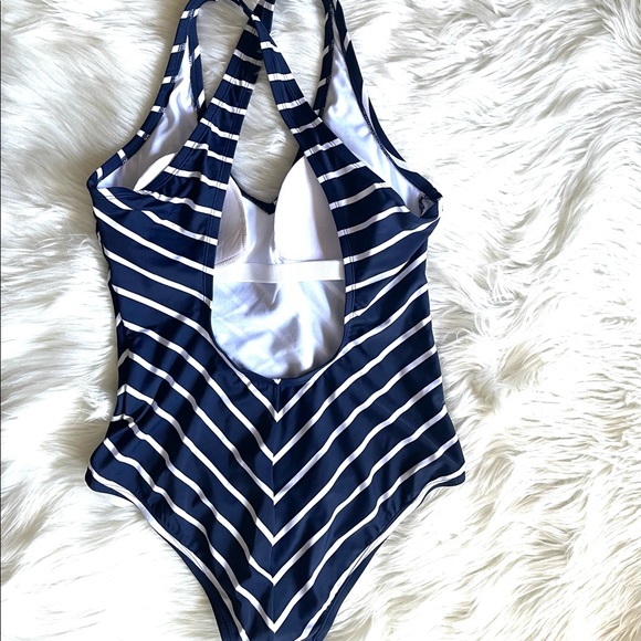 Kona Sol Slanted Medium Coverage One Piece - Picture 4 of 7